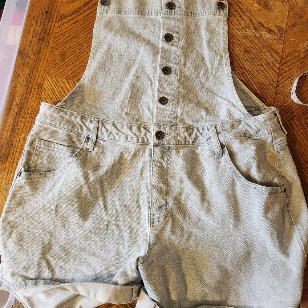 Hot Topic Shortall large